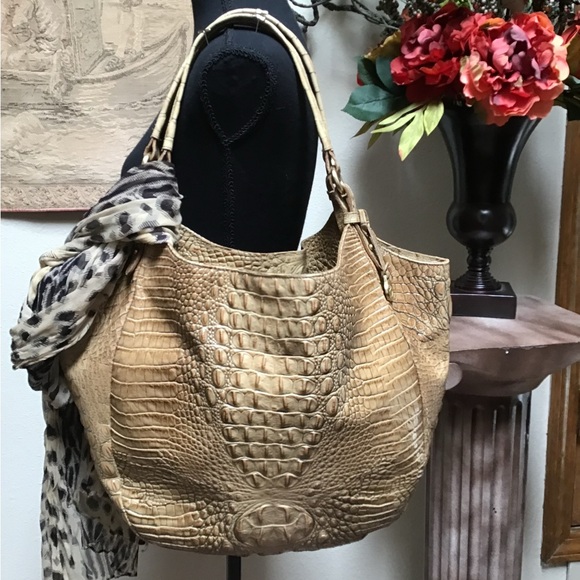 BRAHMIN TOTE PURSE, magnetic closure, key strap, pen holder, dark camel. - Picture 2 of 11